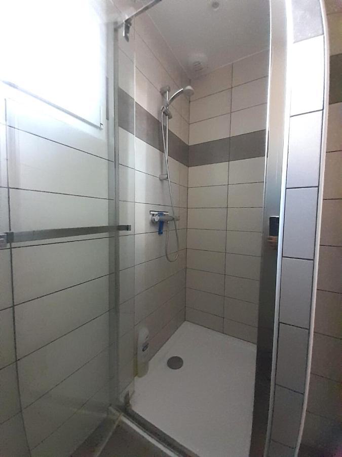 קפסטן La Pause Sous Le Pin B&B Chambres D'Hotes מראה חיצוני תמונה