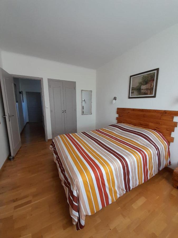 קפסטן La Pause Sous Le Pin B&B Chambres D'Hotes מראה חיצוני תמונה