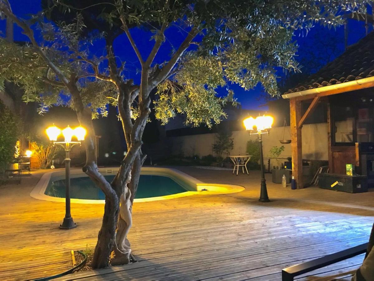 קפסטן La Pause Sous Le Pin B&B Chambres D'Hotes מראה חיצוני תמונה